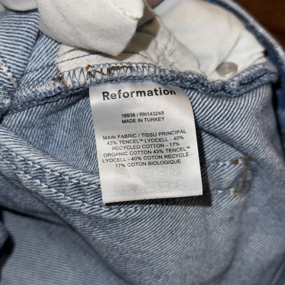 Reformation Kris Relaxed Curve Seamed Jean Barrel Womens 28 Light Blue Wash - Picture 5 of 9